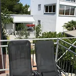 Mihoci Apartment *
