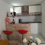 Apartament Mihoci *