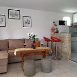 Apartament Mihoci *