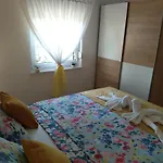 Mihoci * Rogoznica (Sibenik-Knin)