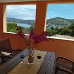 Mihoci Apartament *