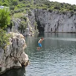 Mihoci Rogoznica (Sibenik-Knin)