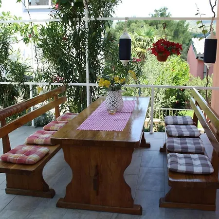 Mihoci Apartman Rogoznica