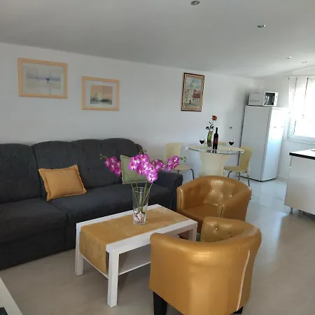 Mihoci * Rogoznica (Sibenik-Knin)